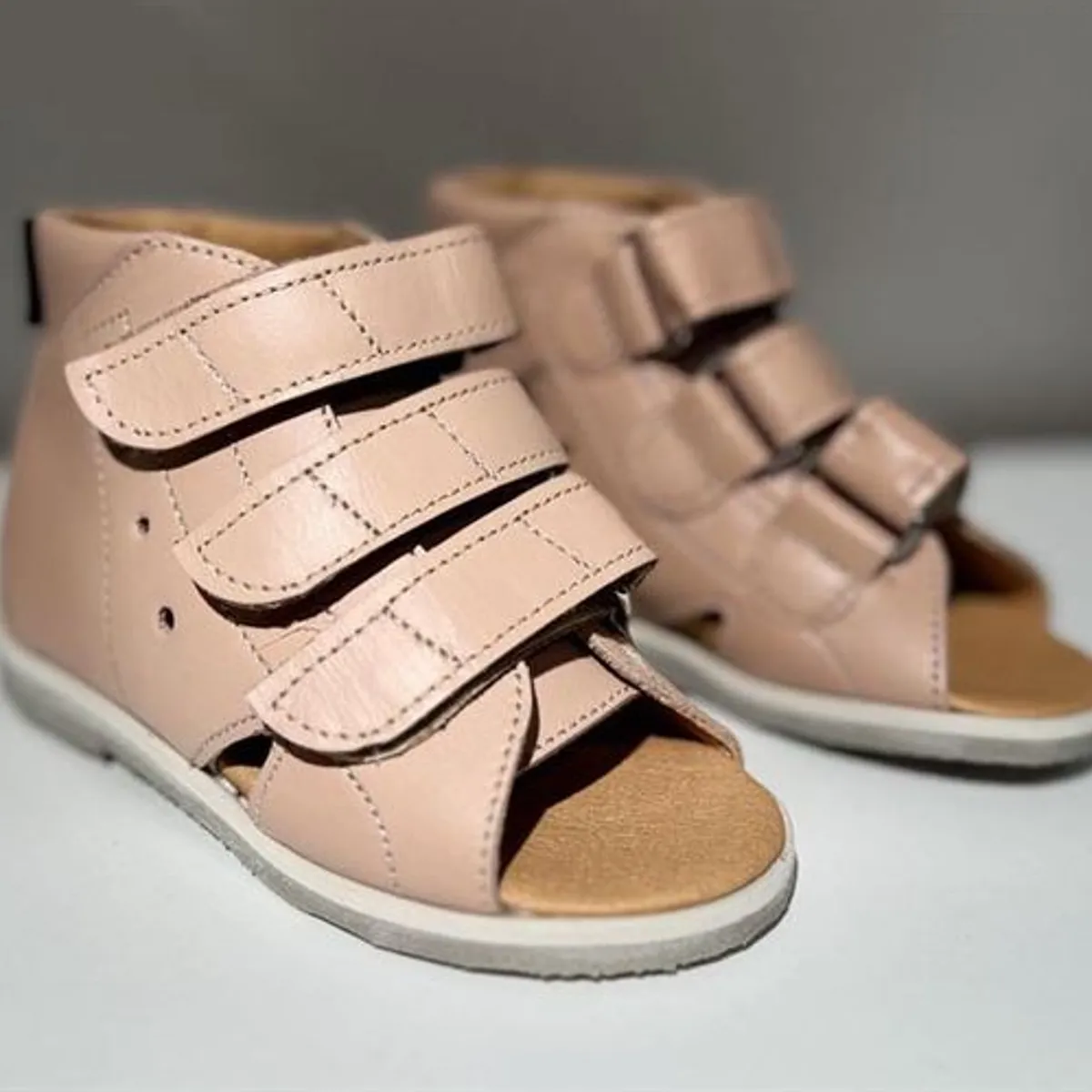 Aurelka sandal, nude - smal sandal med ekstra støtte