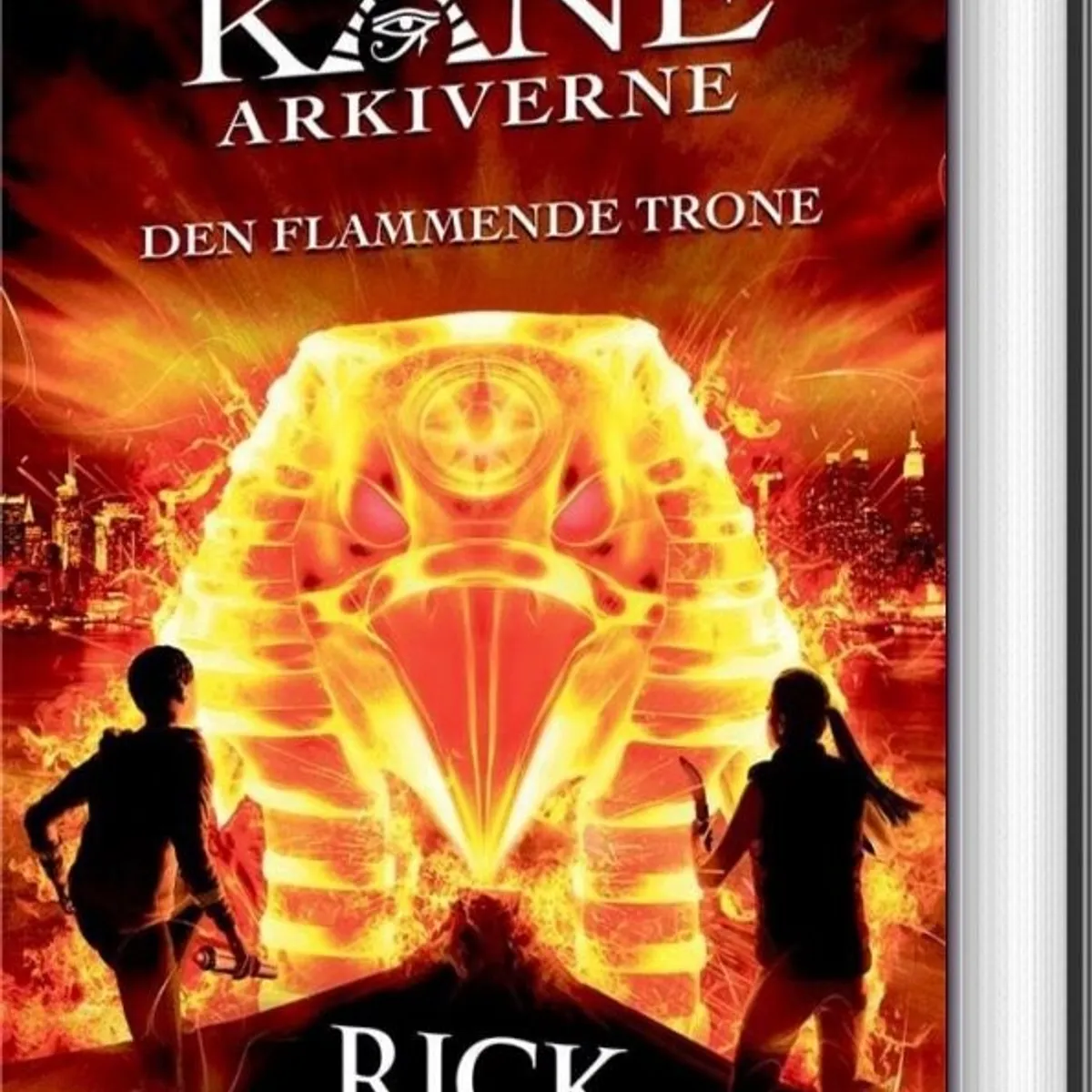 Kane Arkiverne 2 - Den Flammende Trone - Rick Riordan - Bog