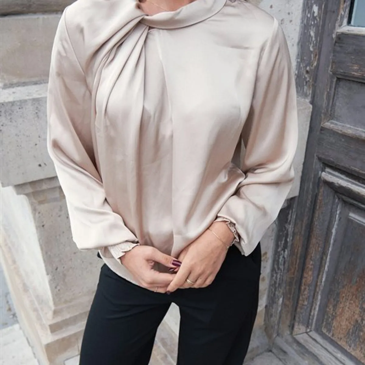 Neo Noir - Fairy Drapy Satin Blouse - Champagne