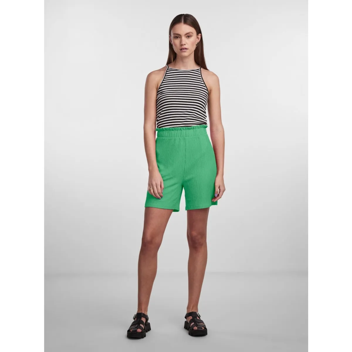 Pieces dame shorts PCLUNA - Irish Green