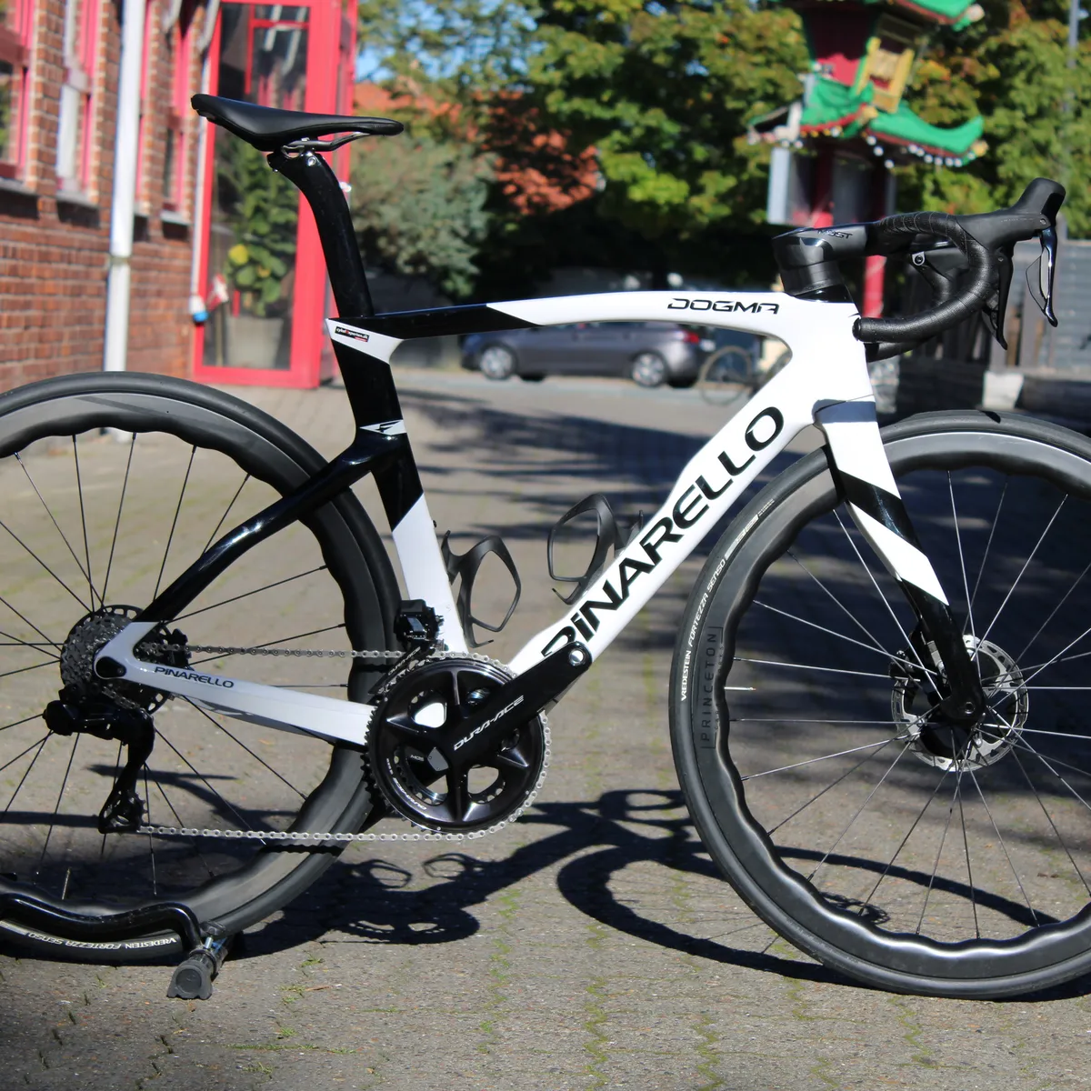 Pinarello Dogma F Dura-Ace Di2 - 2024