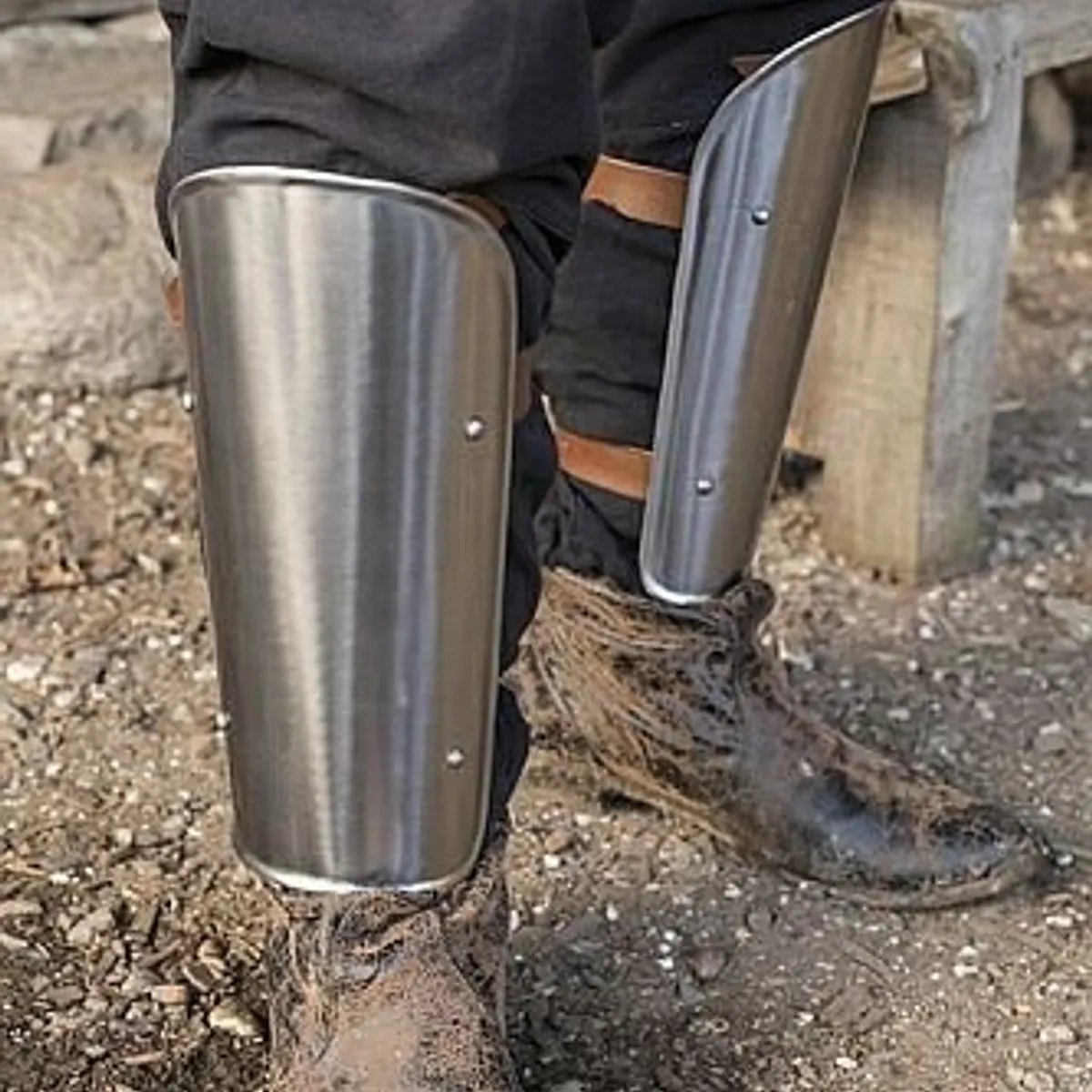 !Ready For Battle Leg Protection â Polished Steel - Epic Armoury â Medium â Live Rollespil