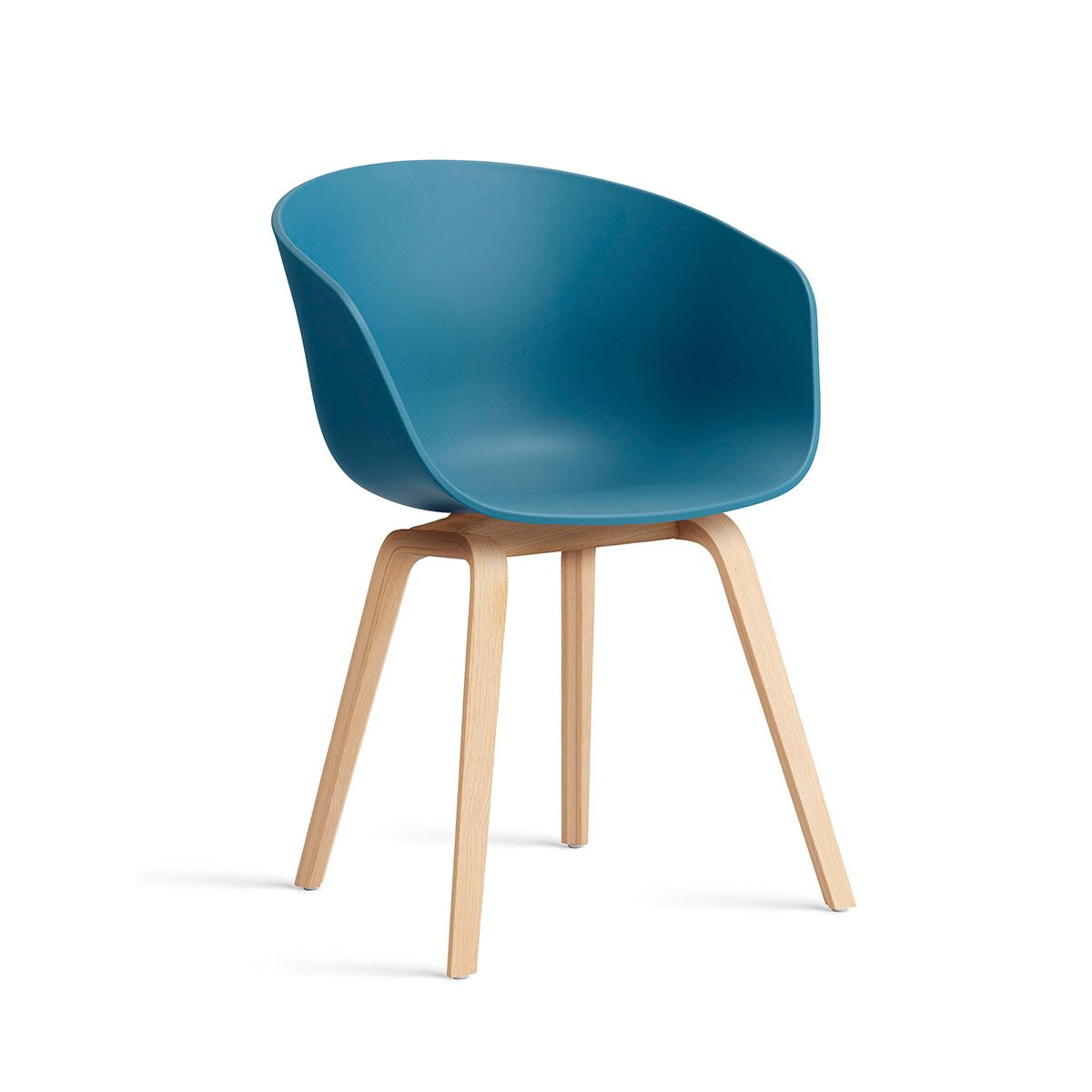 About a Chair AAC 22 fra Hay (Azure Blue, Sæbebehandlet eg)