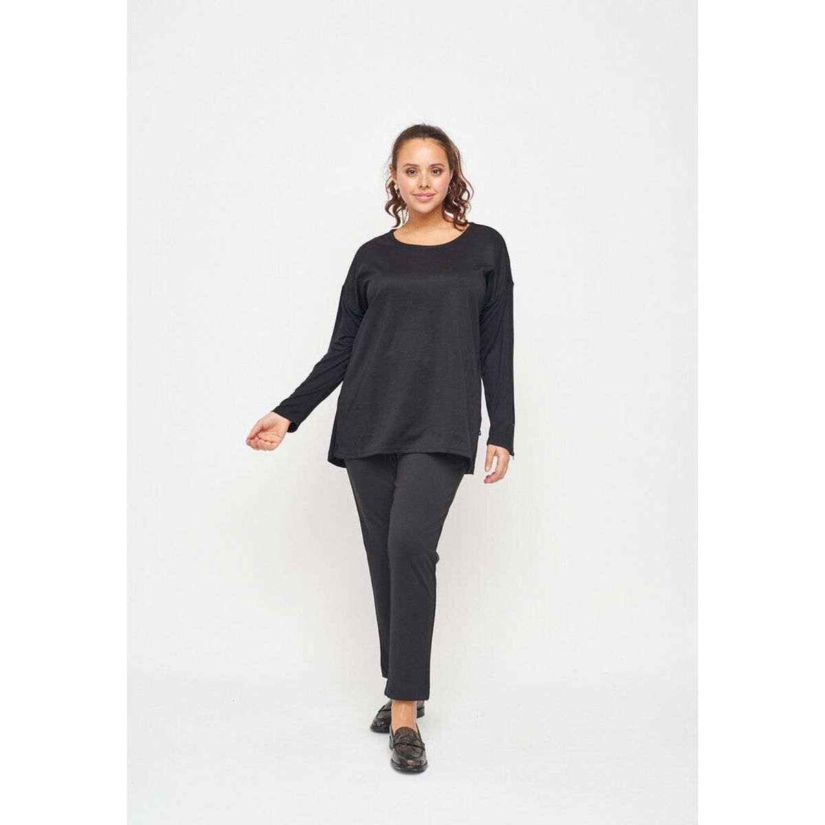 Adia - T-shirt - Adavery - Black - Xl