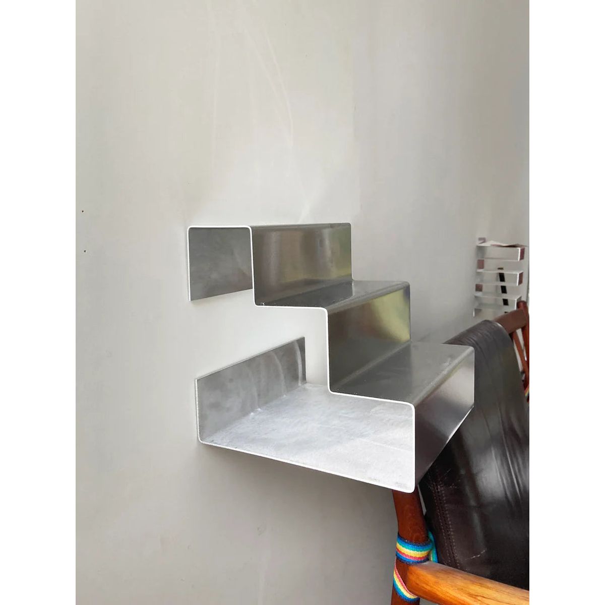 ALUMINIUM STAIR SHELF - hang up with double-sided tape