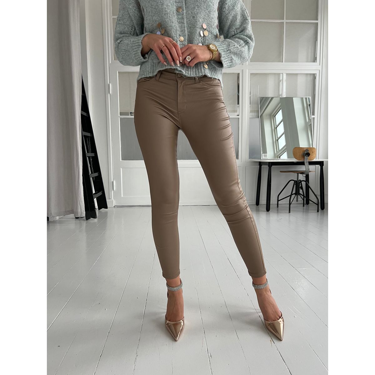 Ana & Lucy taupe push up pants