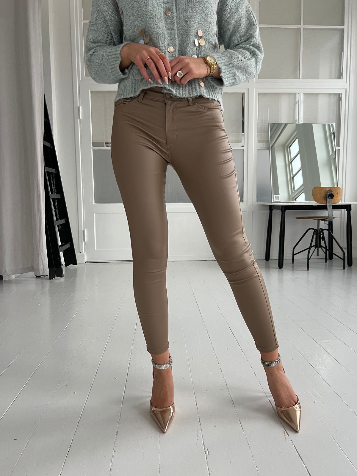 Ana & Lucy taupe push up pants