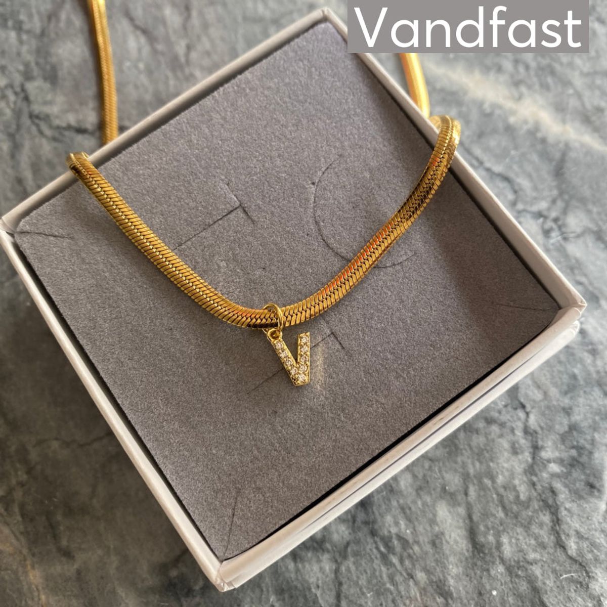 ANNEBRAUNER Snake Letter Necklace - V