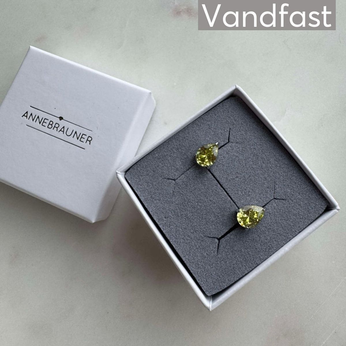 ANNEBRAUNER Waterdrop Apple Green Earrings