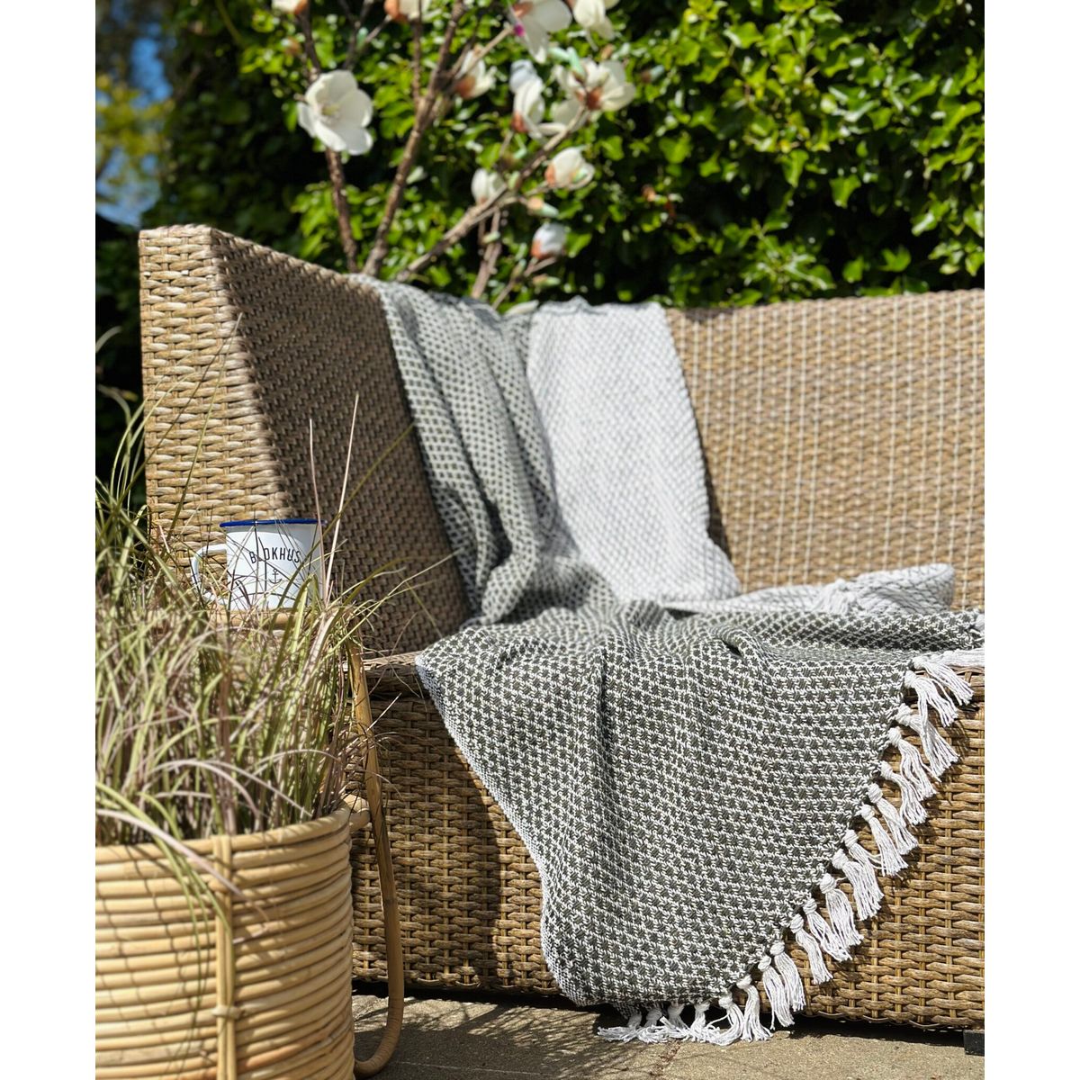 Au Maison Plaid Throws-Nets-Olive