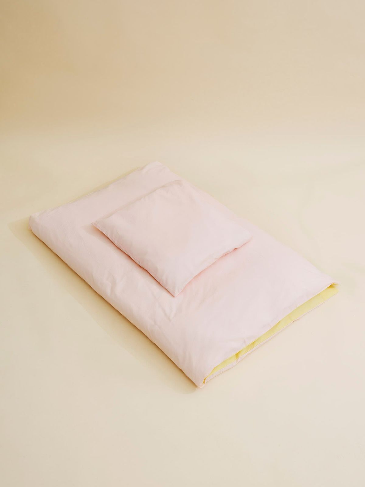 BABY SENGETØJ - SOFT PINK/ LT. YELLOW