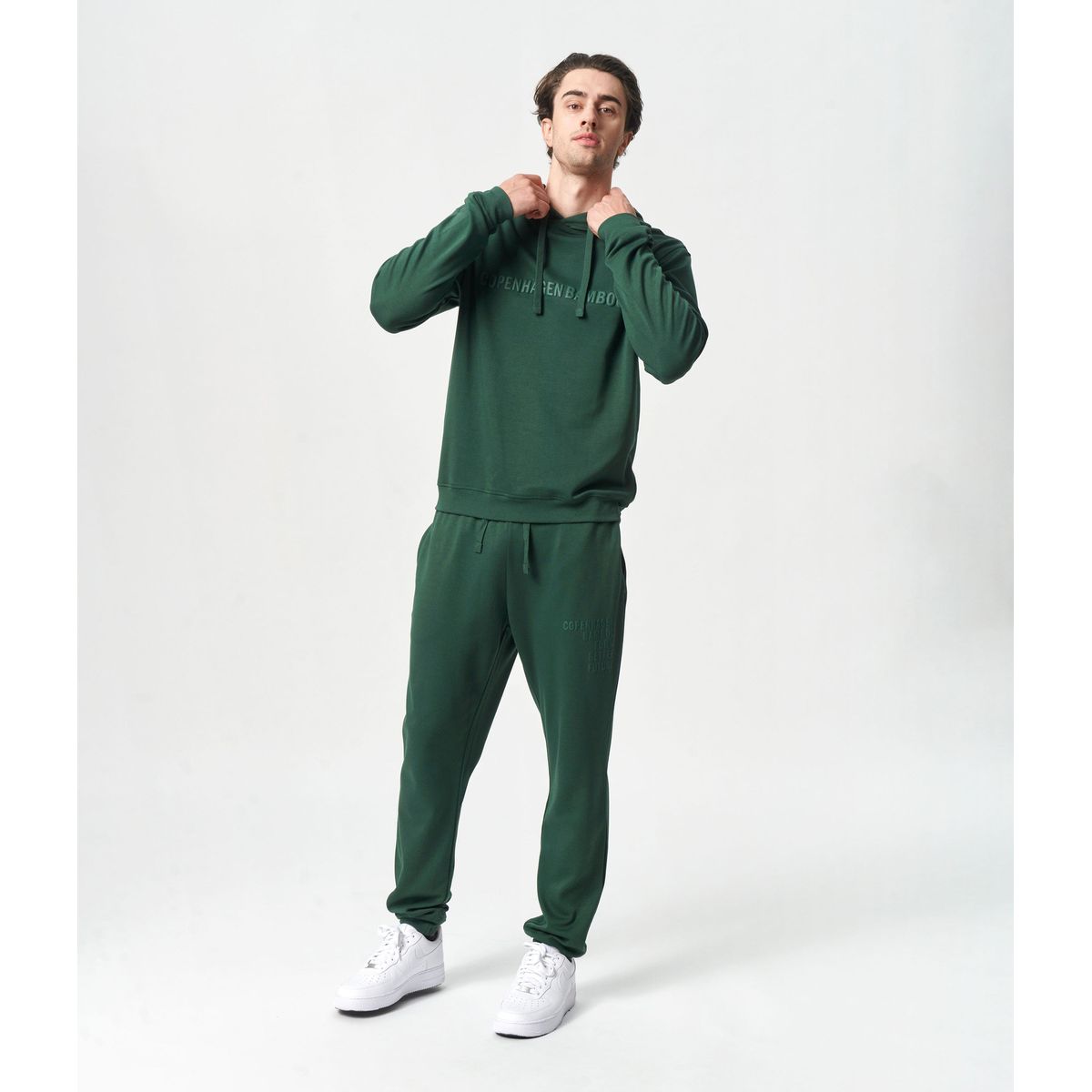 Bambus hoodie joggingsæt i grøn med logo fra Copenhagen Bamboo, L