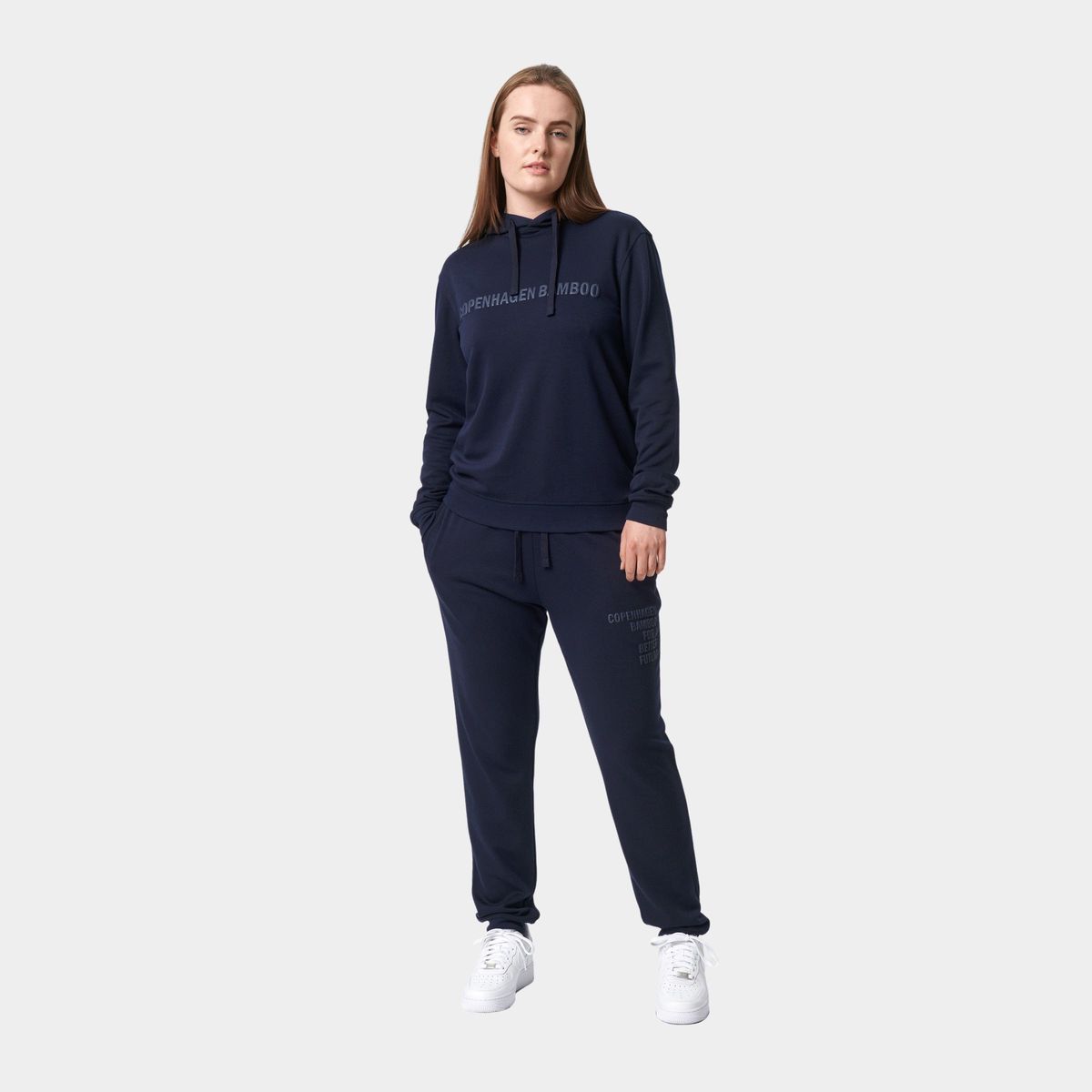 Bambus hoodie joggingsæt i navyblå med logo til damer fra Copenhagen Bamboo, XS