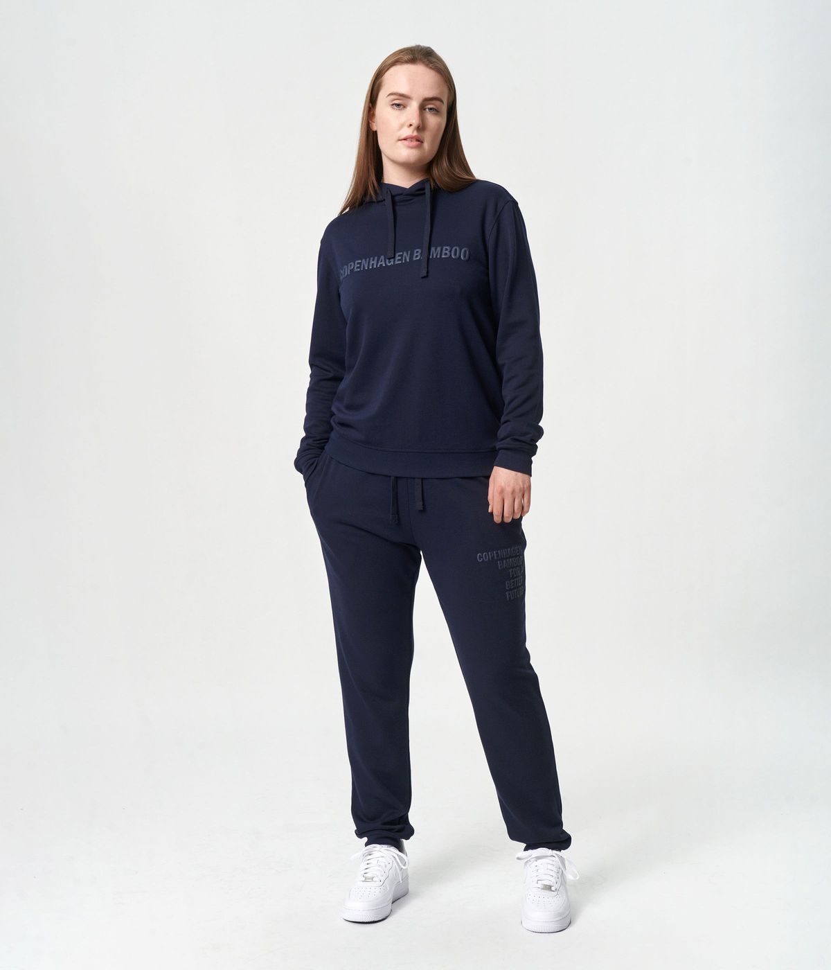 Bambus hoodie joggingsæt i navyblå med logo til damer fra Copenhagen Bamboo, XXL