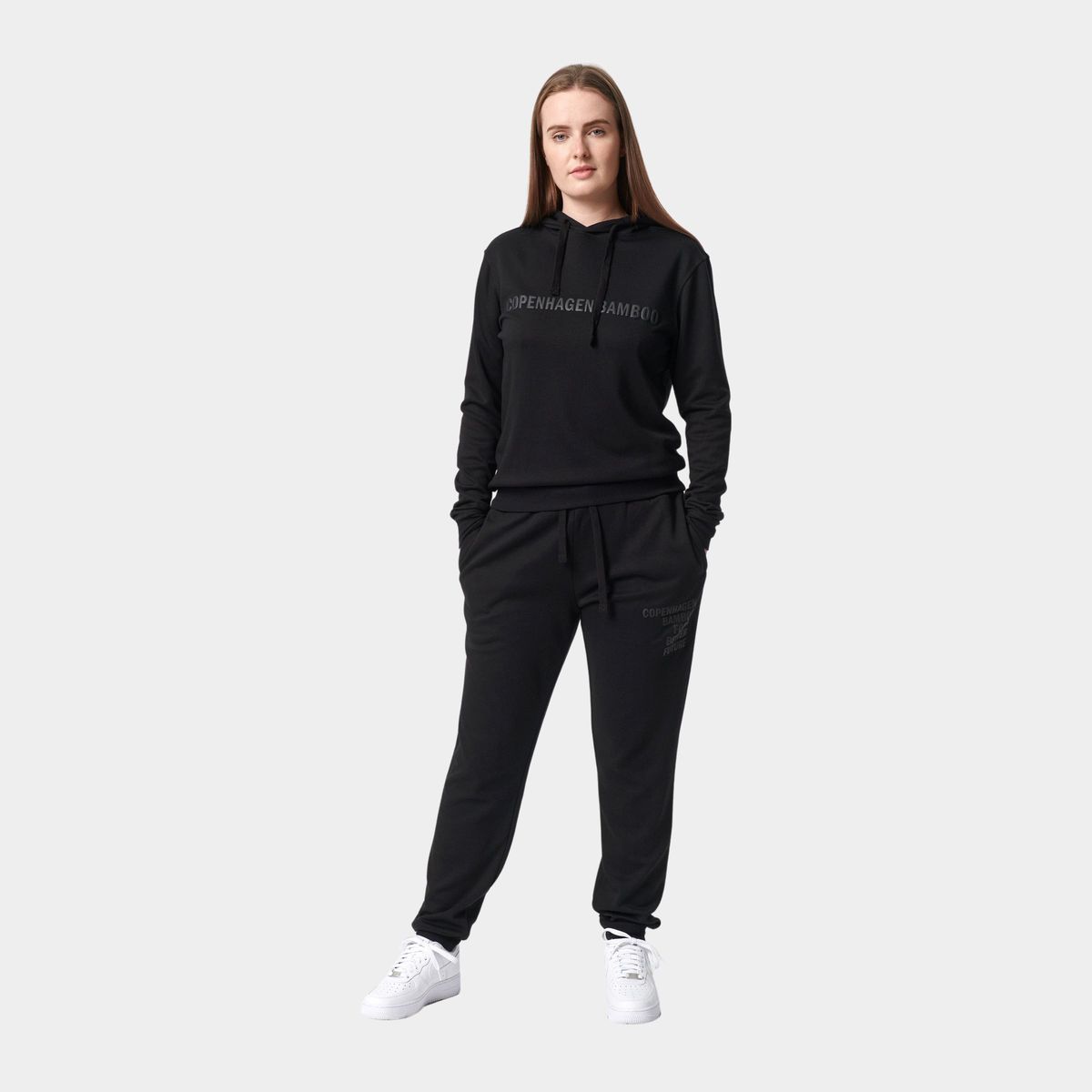 Bambus hoodie joggingsæt i sort med logo til damer fra Copenhagen Bamboo, S