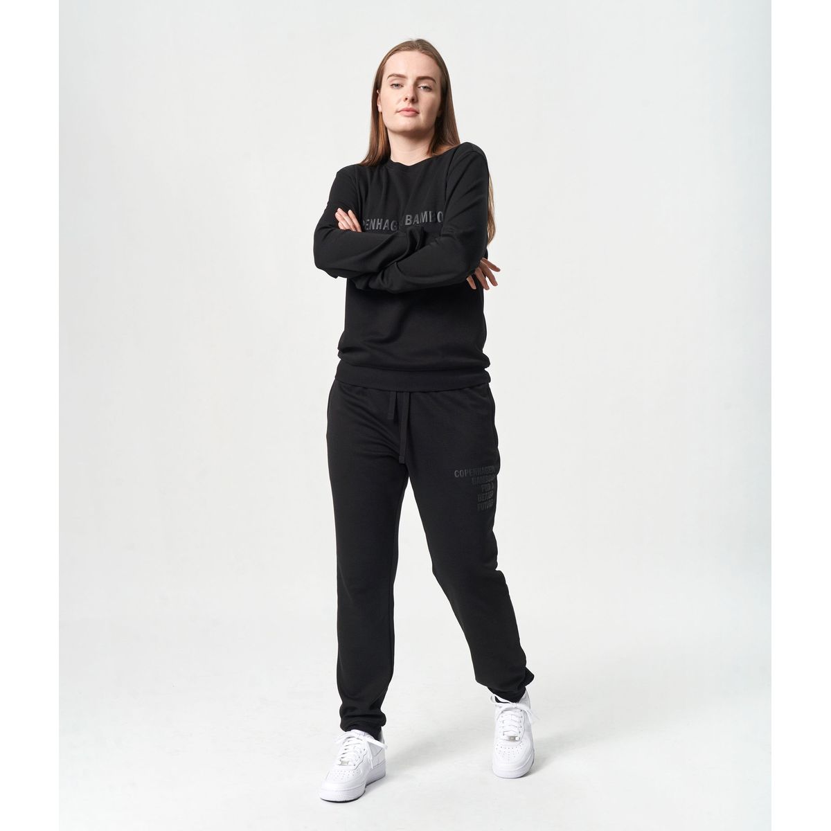 Bambus joggingsæt i sort med logo til damer fra Copenhagen Bamboo, XL