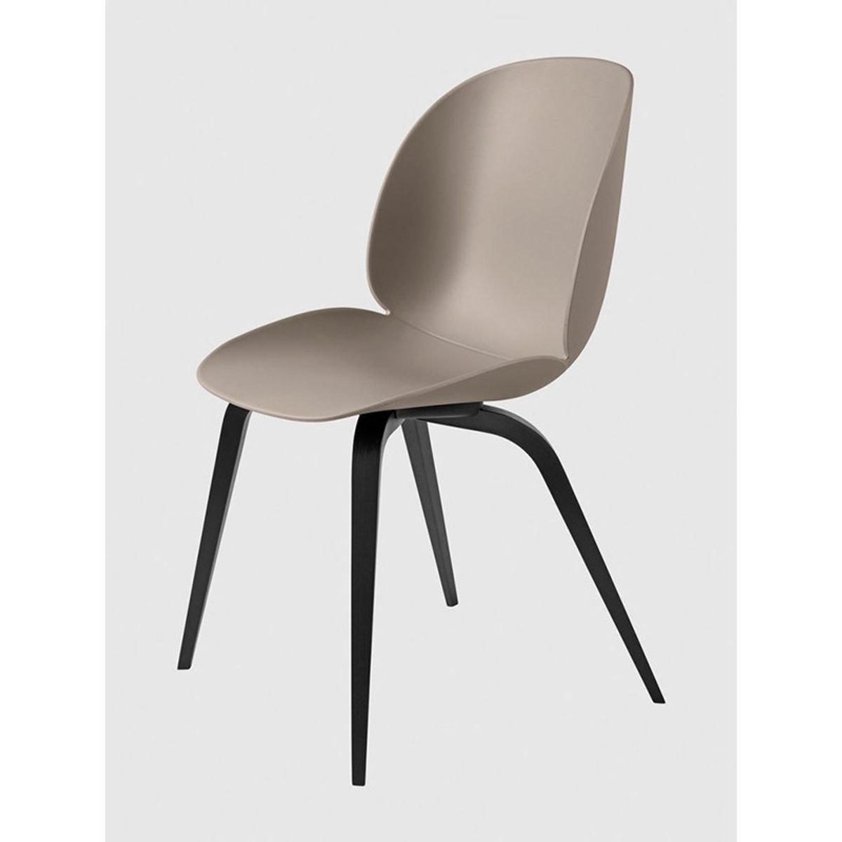 Beetle Chair, upolstret fra GUBI (New beige shell, Wood base, Black stained beech base)