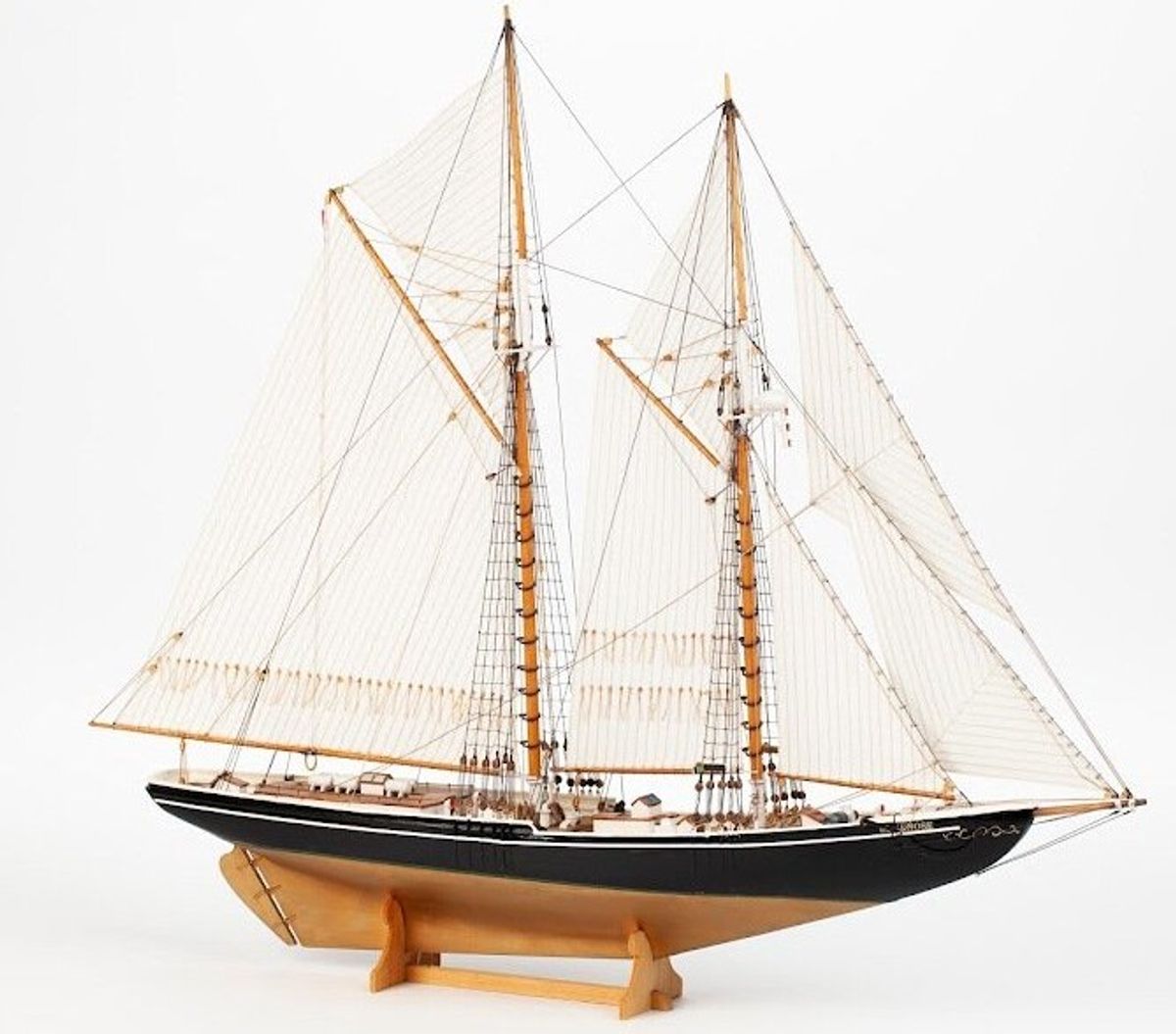 Billing Boats - Bluenose Ii 600 Model Skib Byggesæt - 1:100 - Bb600