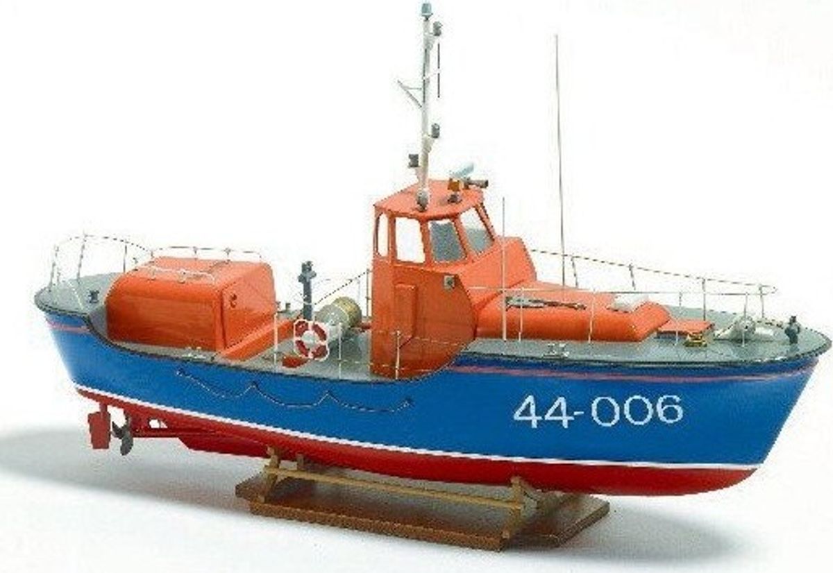 Billing Boats - Royal Navy Waveny Lifeboat 101 - 1:40 - Bb101