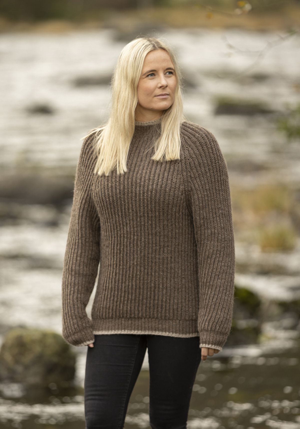 "Birna" Genser - Viking Design 2336-4 Kit - XS-XXL - Viking Eco Highland Wool, fra Viking