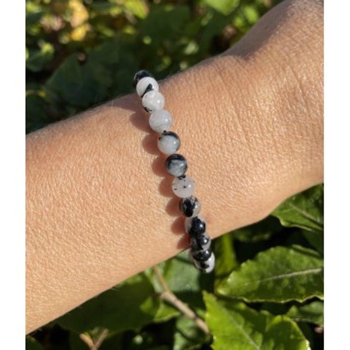 Bjergkrystal/turmalin armbånd 6 mm - Krystal Armbånd - GodKarmaShop