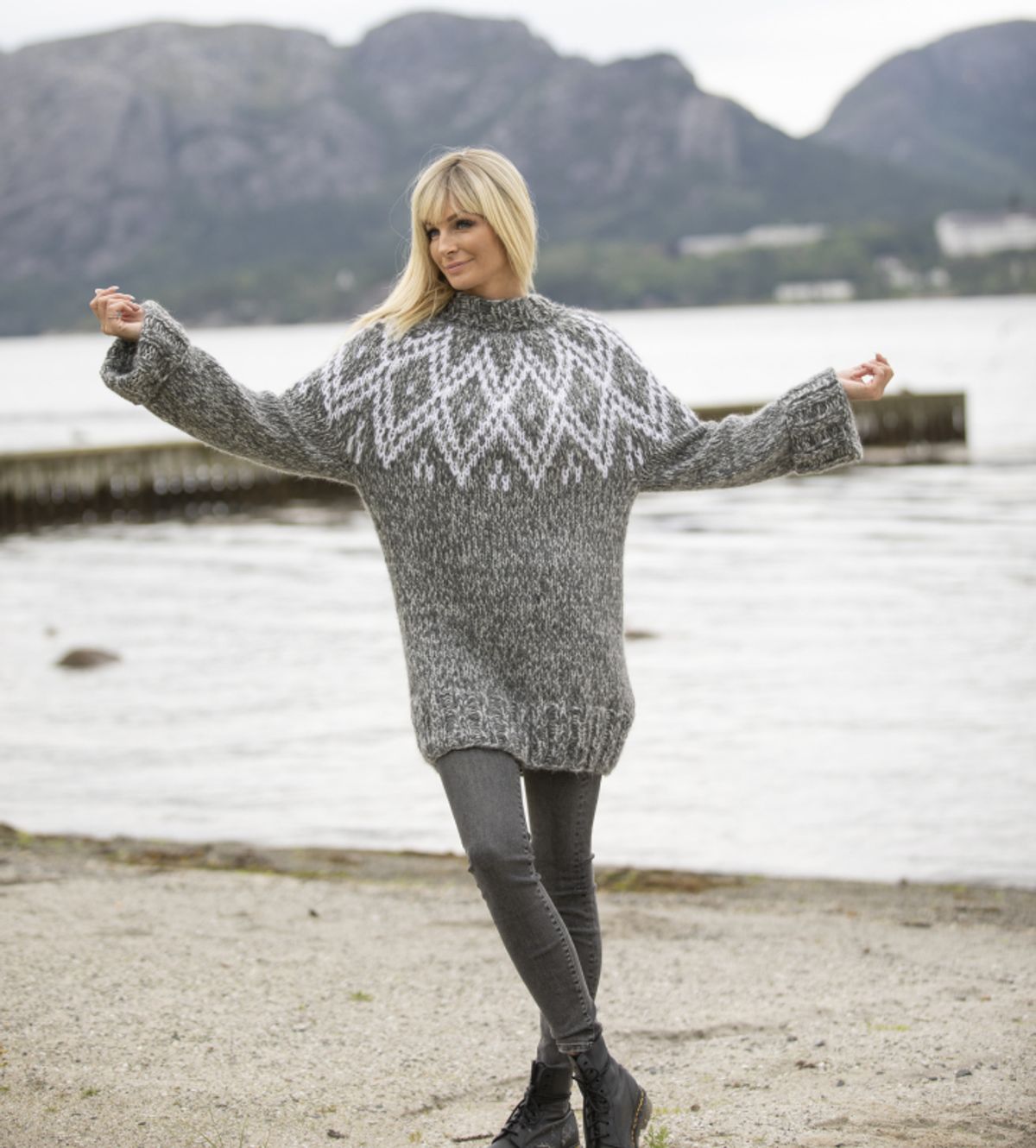 "Bliss" Genser i dobbeltgarn - Viking Design 2022-11A Kit - XS-XXL - Viking Alpaca Bris, fra Viking