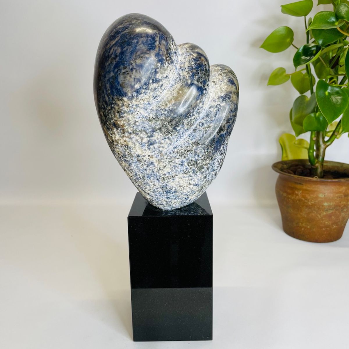 Blue Way - skulptur i granit