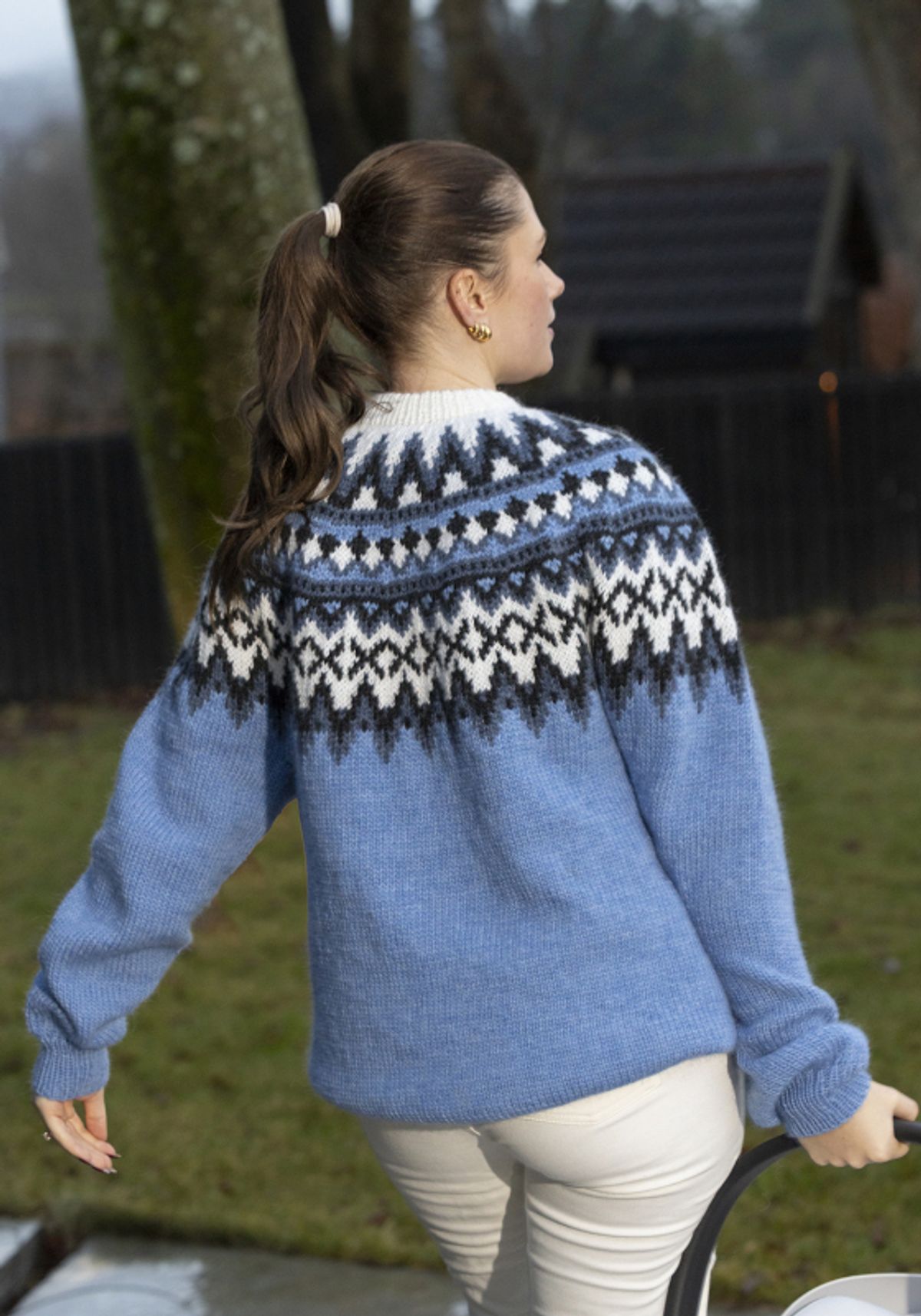 "Blåtop" genser - Viking Design 2502-4 Kit - XS-XXL - Viking Wool, fra Viking