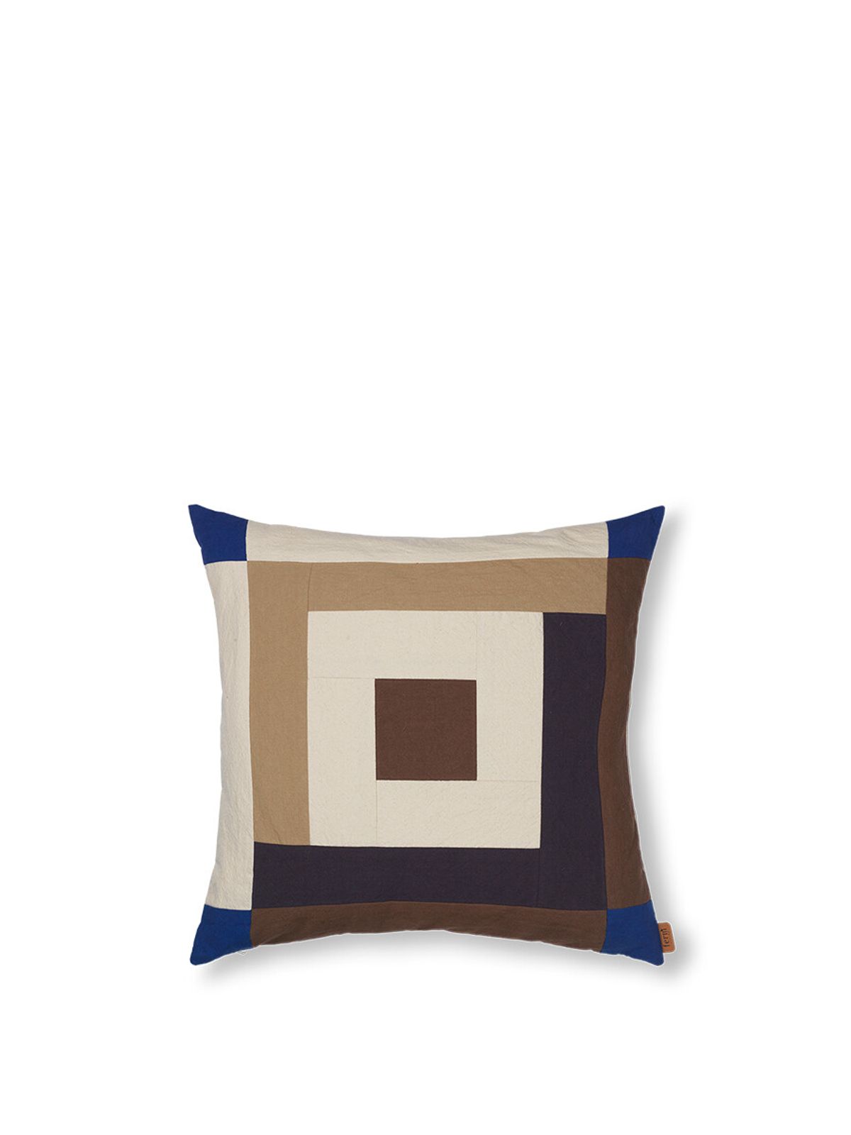 Border Patchwork Cushion fra Ferm Living (Carob Brown / Bright Blue)