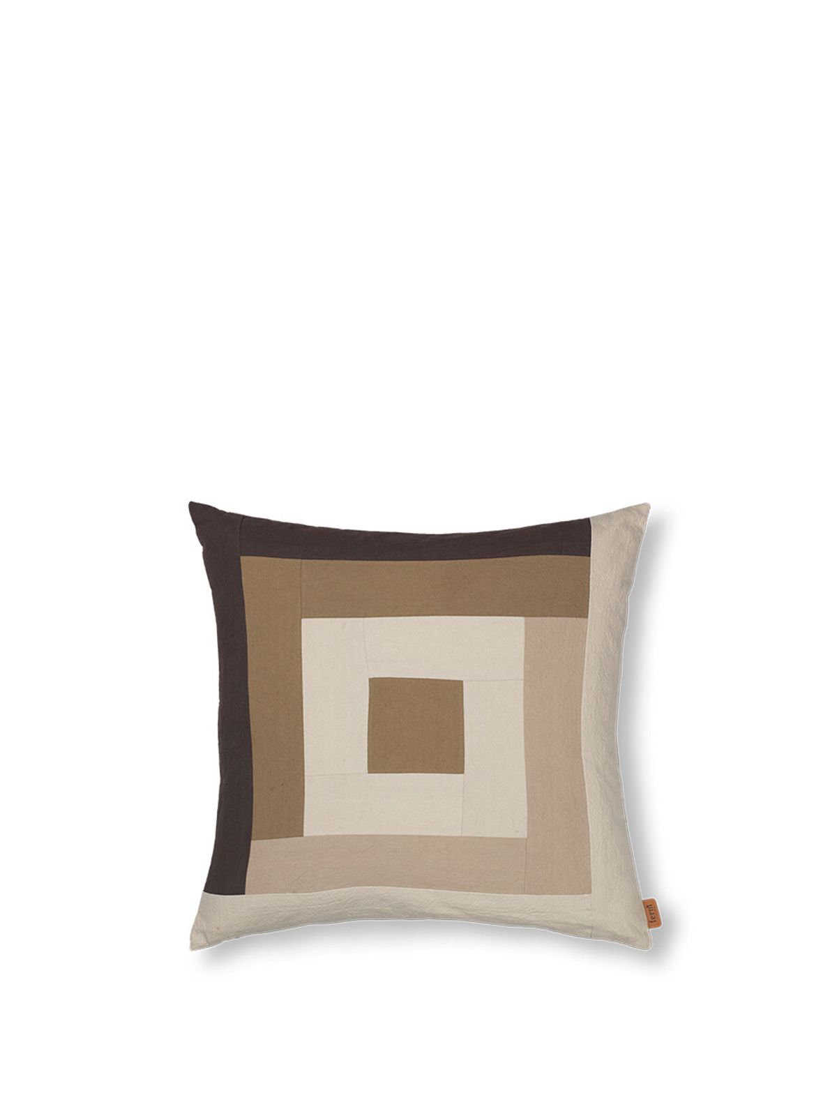 Border Patchwork Cushion fra Ferm Living (Coffee / Dark Sand)