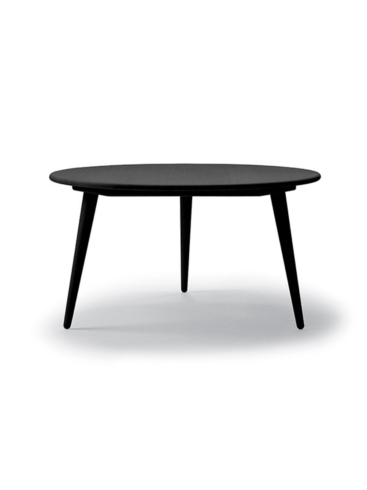 CH008 Sofabord fra Carl Hansen & Søn (Ø: 100 x H: 48 cm, Eg, Hvidolie)