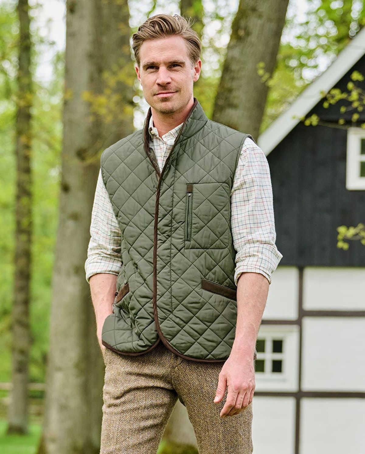 Charles quiltet vest med fløjlsdetaljer, olivengrøn - 54 EU / XL