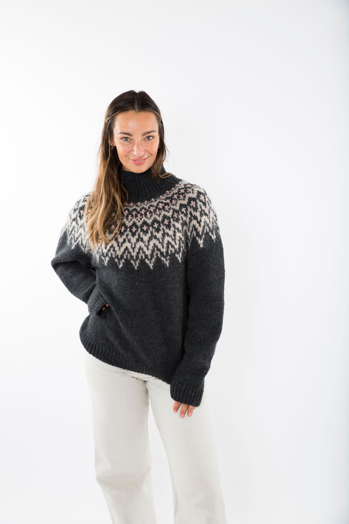 Che Che Sweater High Neck - Fuza Wool - Coal