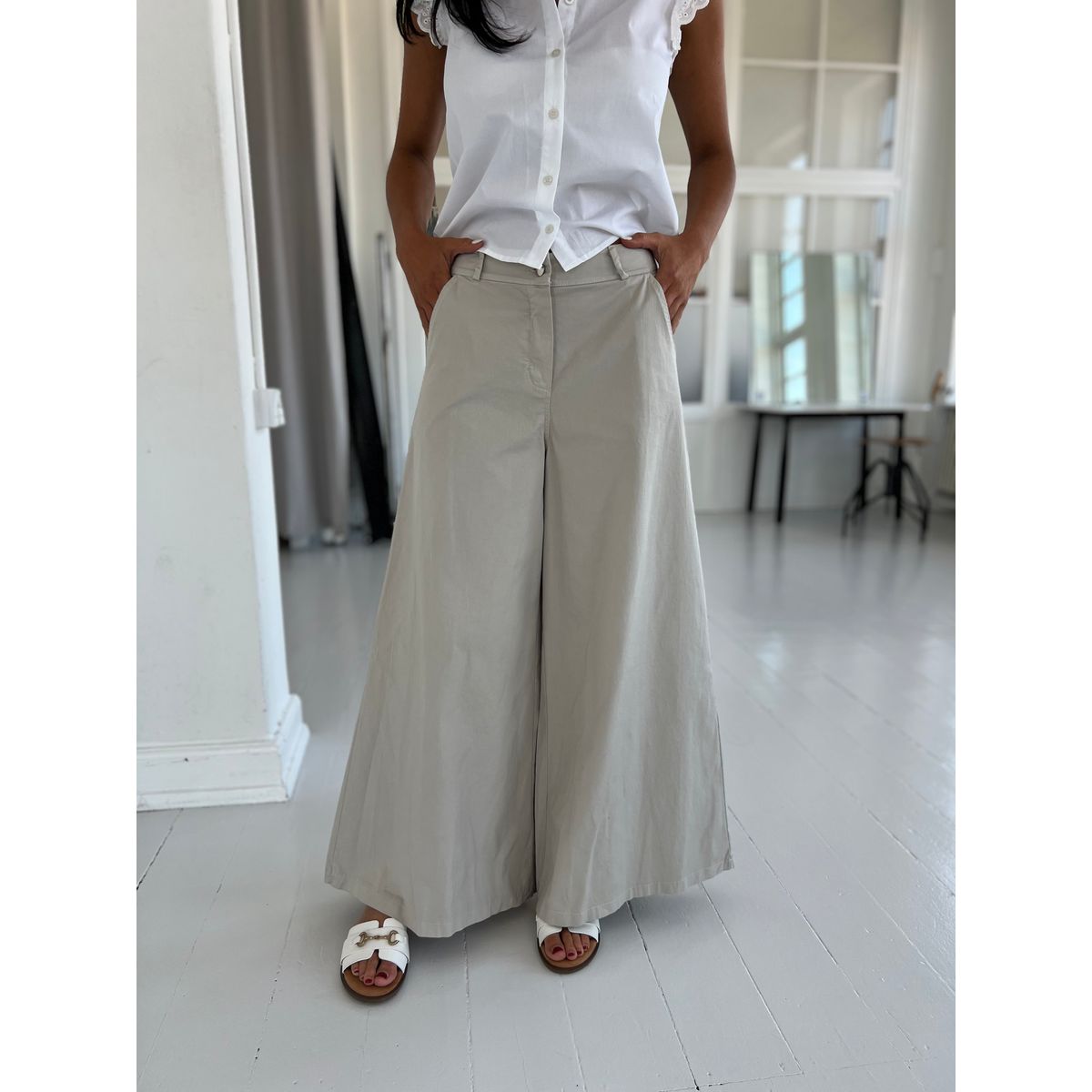 Cherry beige gamba pants