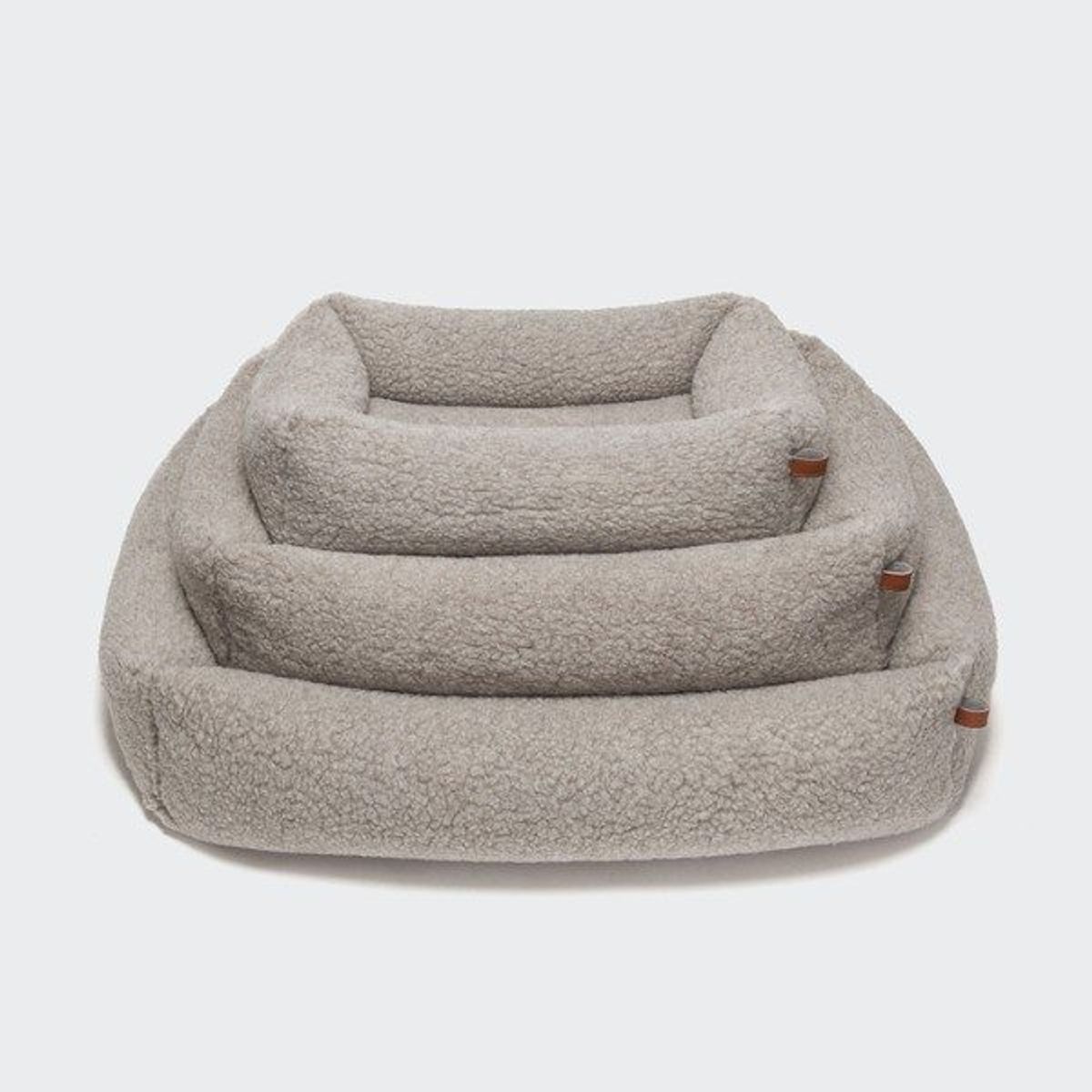 Cloud7 Sleepy // Eksklusiv hundeseng i boucle uld (teddy) - S/M