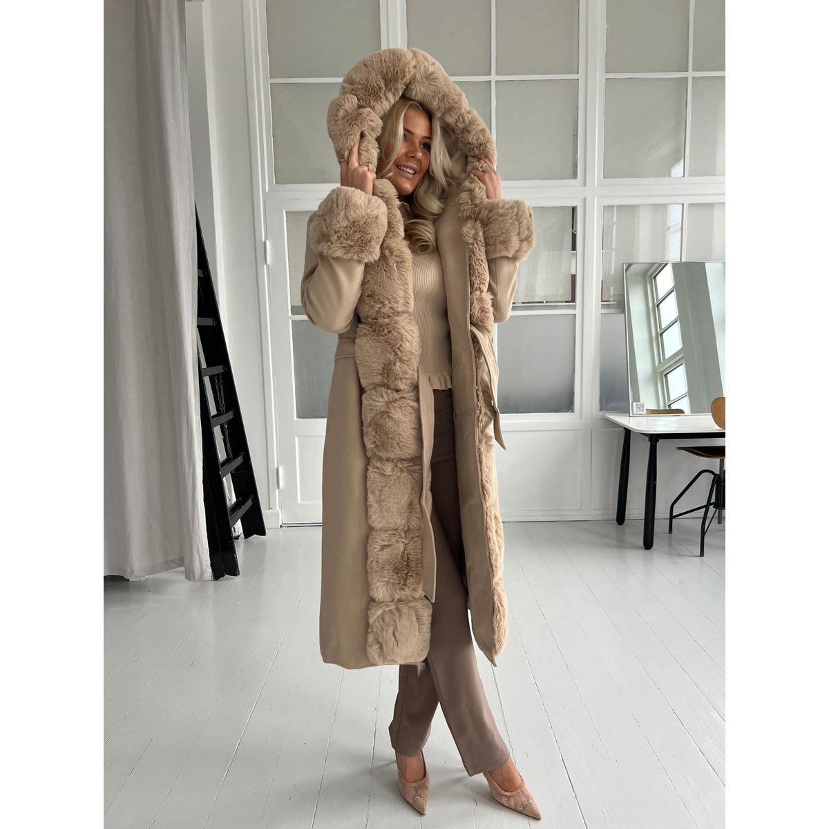 Copperose beige long hooded coat