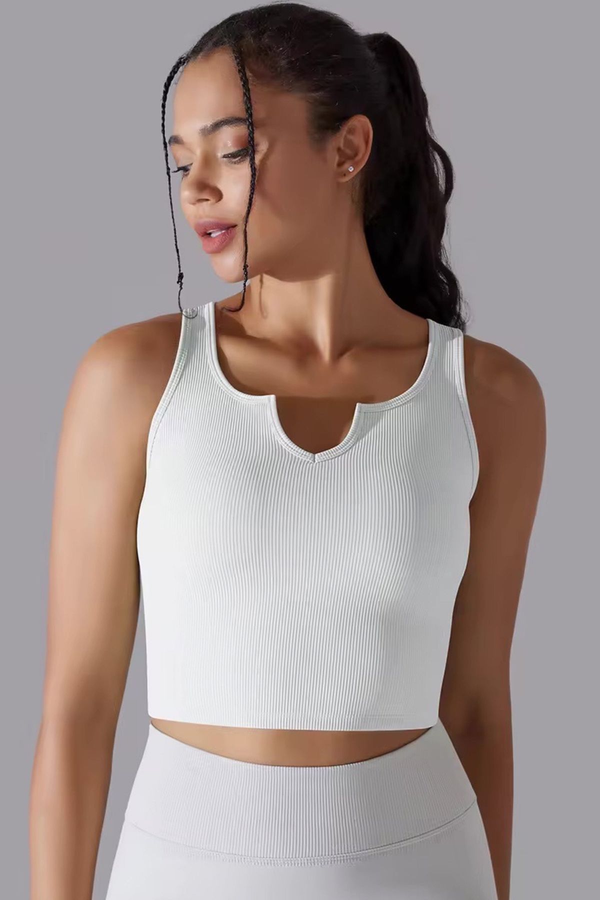 Crop top v-hals / Indbyggede puder White - Medium / White