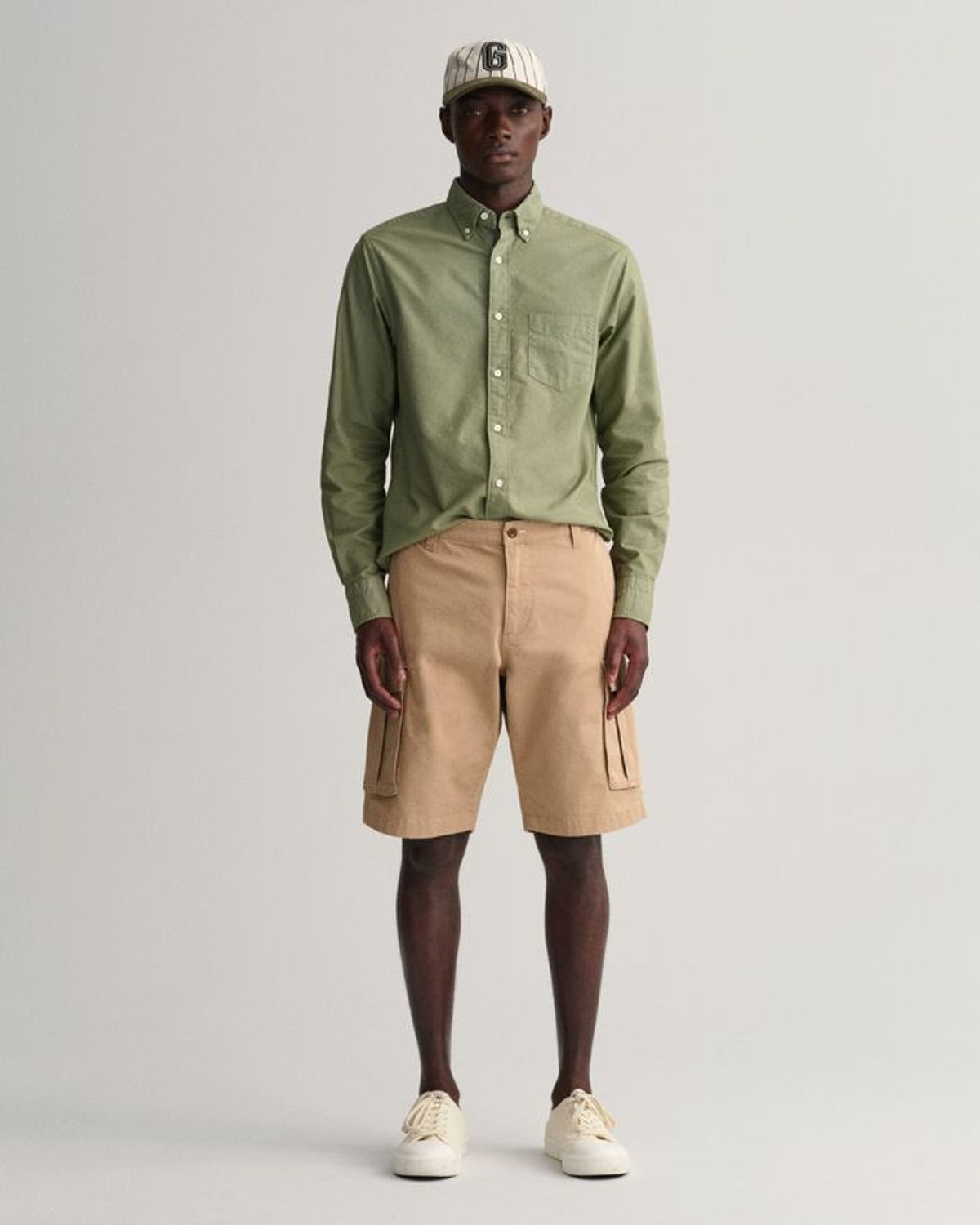 D1. RELAXED TWILL CARGO SHORTS