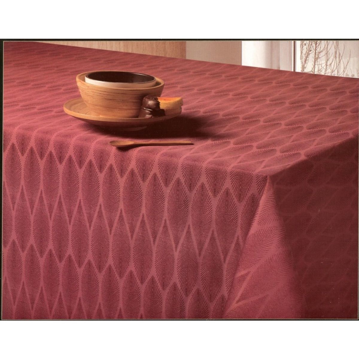 Damask dug Leaf fra Engholm - Bordeaux - 300Ø