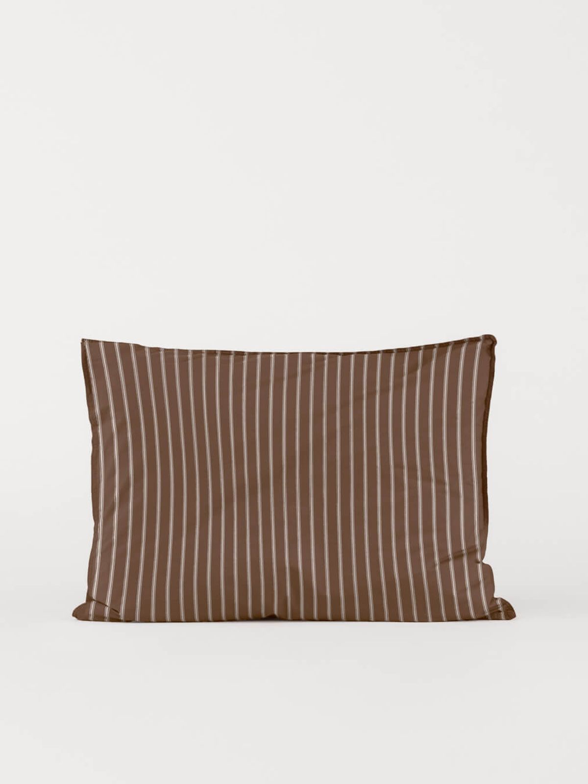 DAWN Percale Pudebetræk (50x70) - Chocolate Stripes - 100% økologisk bomuld - Brunt med striber