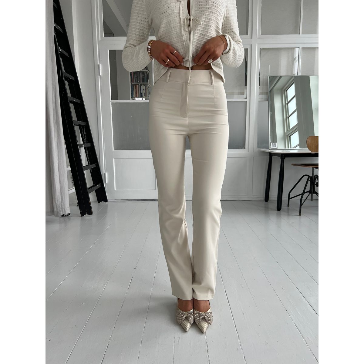 Eight Luxe cream pants