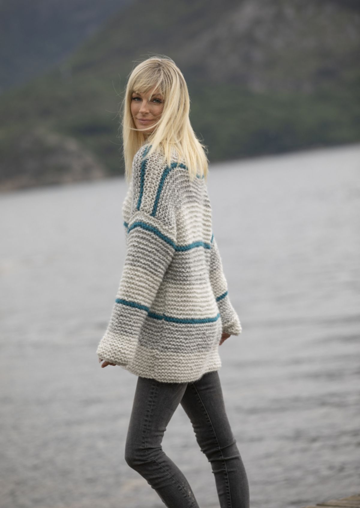 "Elan" Genser i dobbeltgarn - Viking Design 2022-6 Kit - XS-XXL - Viking Alpaca Bris, fra Viking