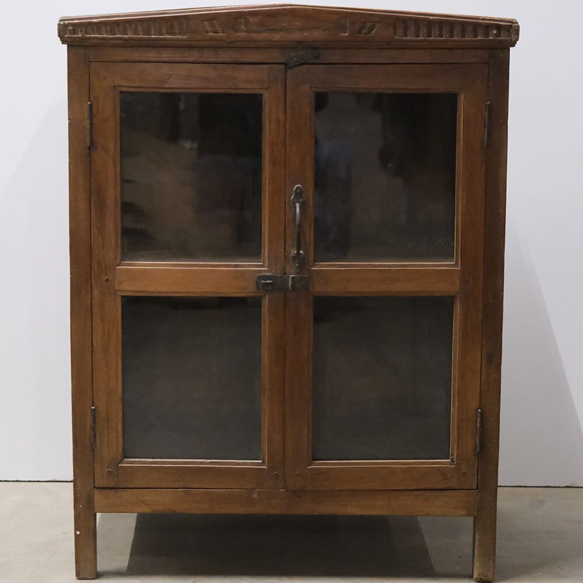 Elegant vitrine unika