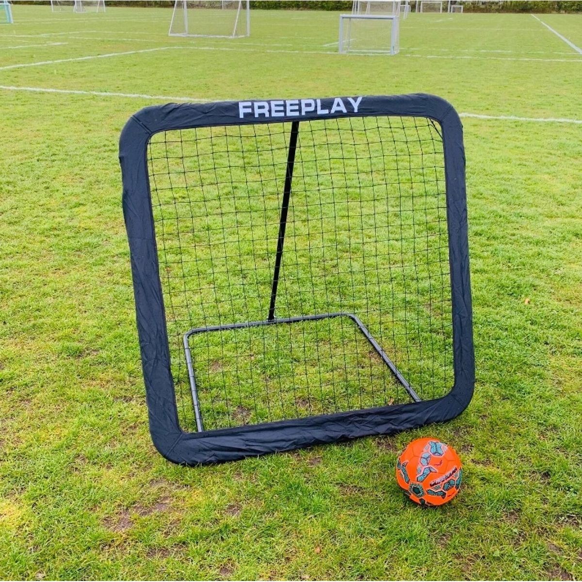 Elite Pro 160 x 160 Fodbold Rebounder by Freeplay med kantstof