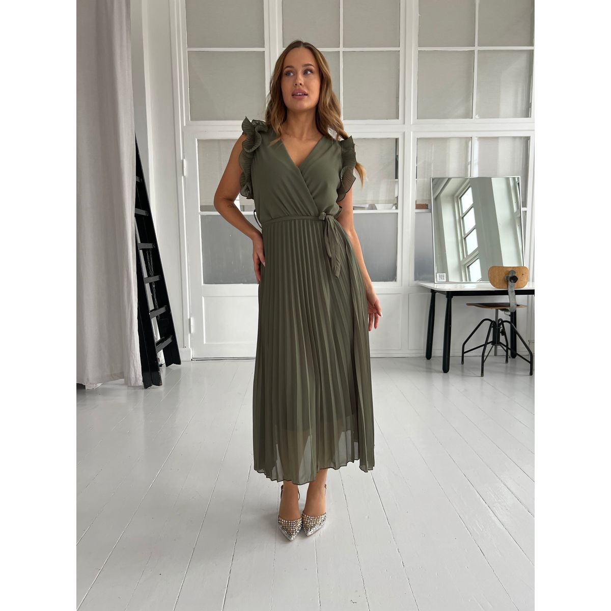 Elle khaki frill dress