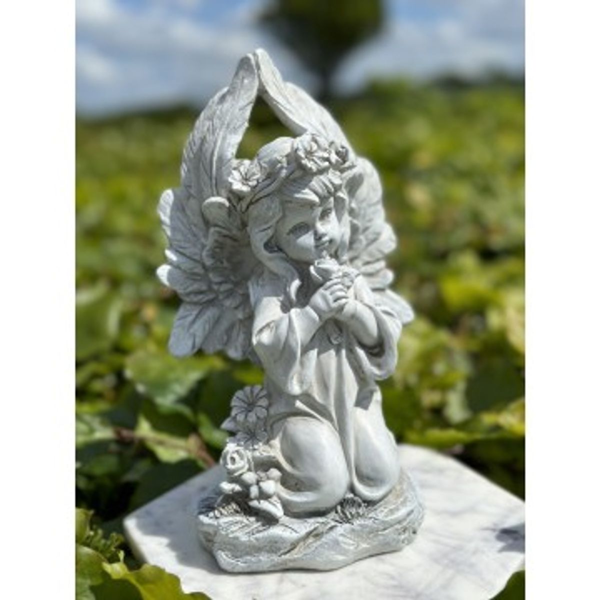 Engel med blomsterkrans - Engle figurer - GodKarmaShop