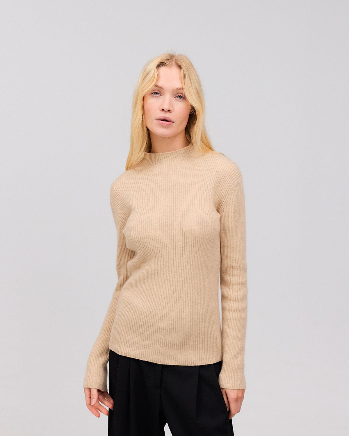 Esther cashmere bluse beige