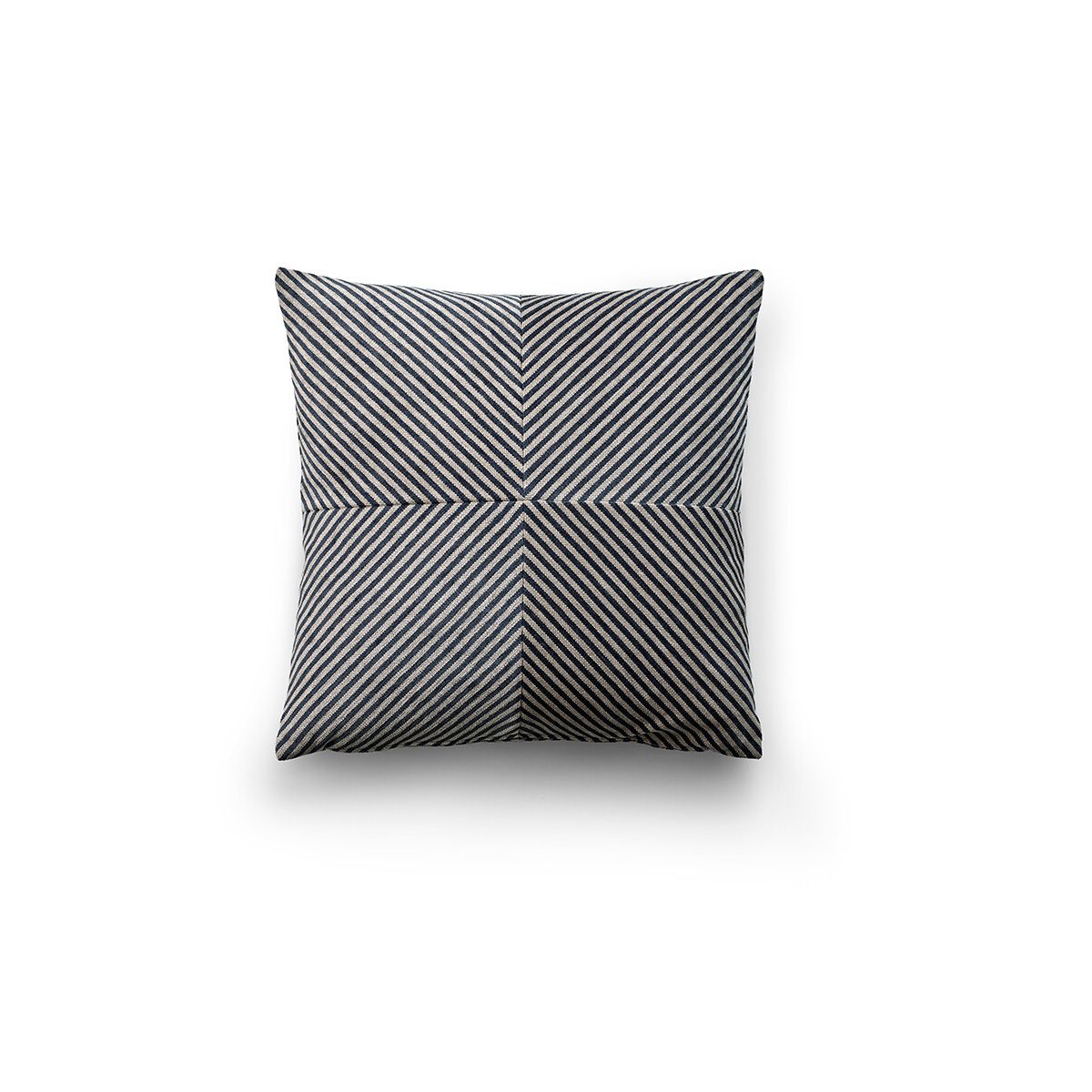 Fern Pyjamas Pillow, 50x50 fra Eilersen (P01)