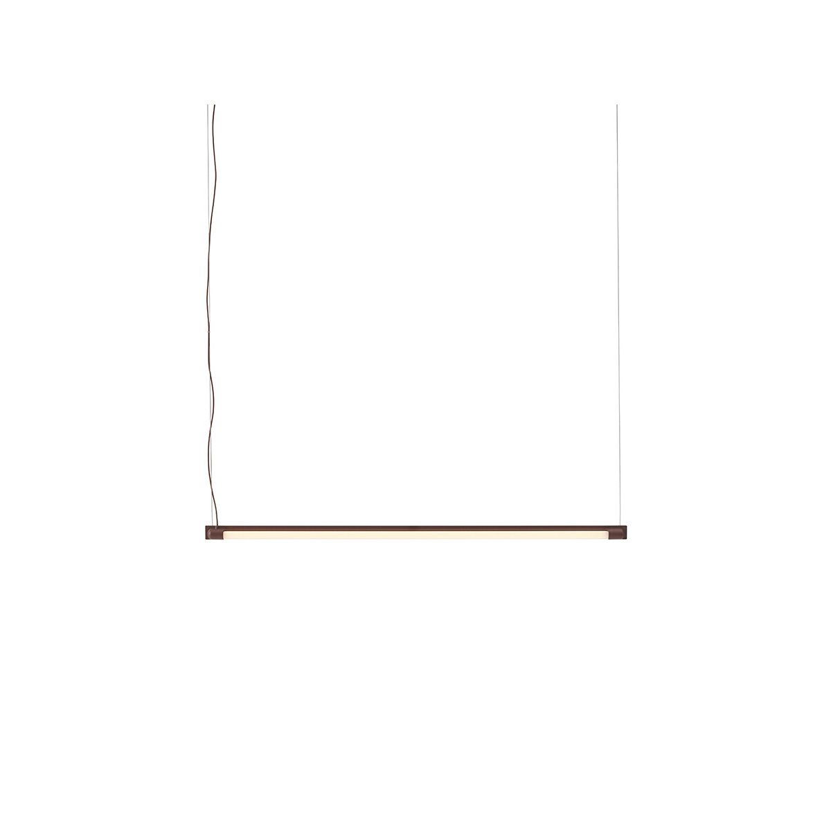 Fine Suspension Lamp, 90 cm fra Muuto (Deep red)