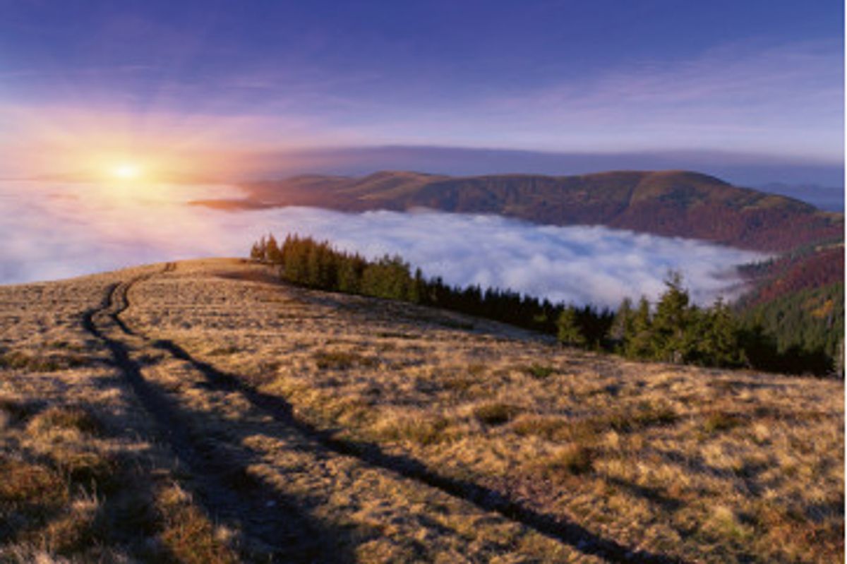 Fototapet - Sunrise In Mountains